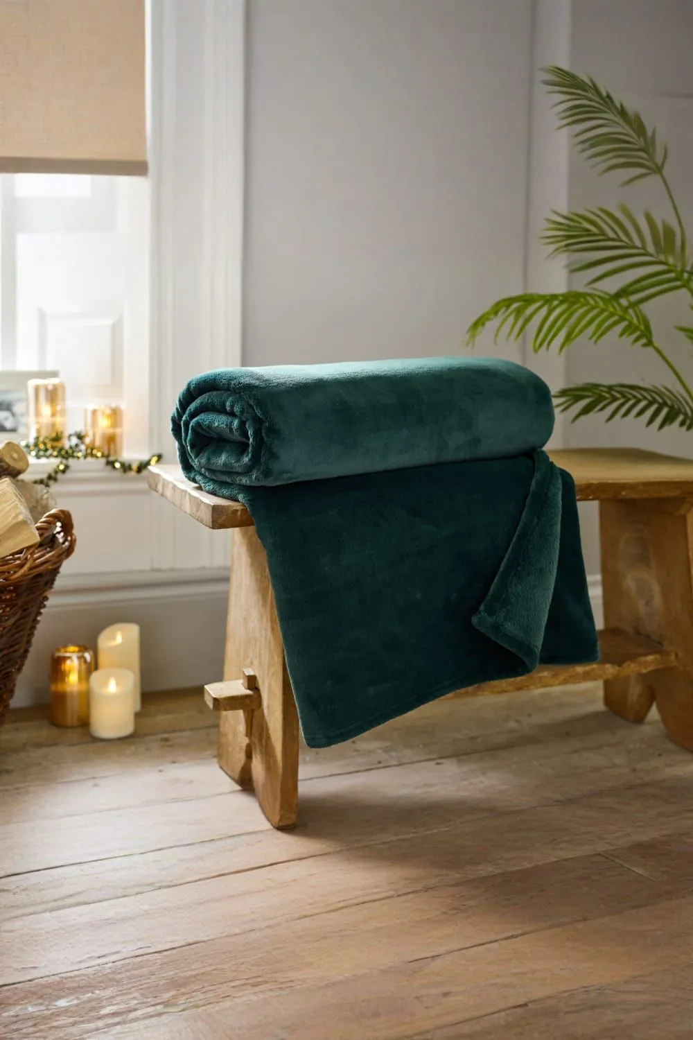 The Lyndon Company Coco Luxury Extra Large Thick Warm Supersoft Cozy Throw 140x180cm in Dark Green