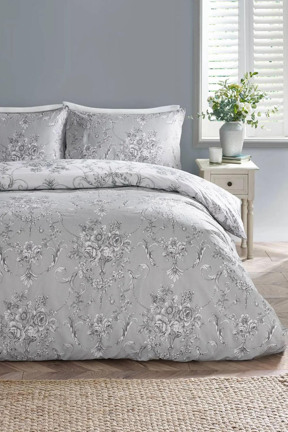 Catherine Lansfield 'Antoinette Damask' Reversible Duvet Cover Set in Grey 2