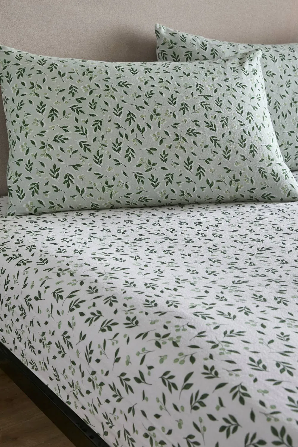 Dreams & Drapes 'Falling Leaf' Brushed Cotton Fitted Bed Sheet in White 1