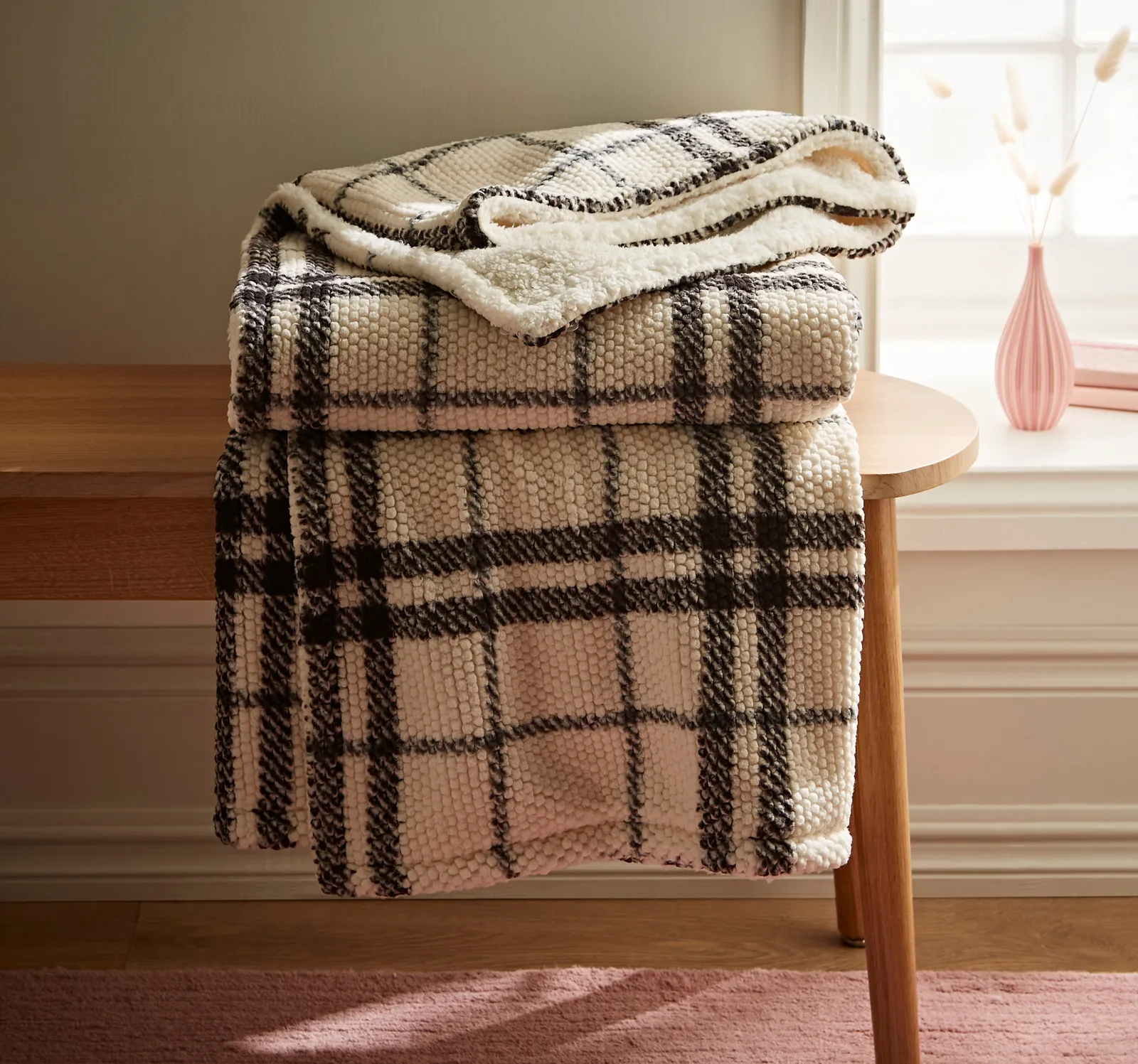 Kelly Black Check Throw Black/Beige