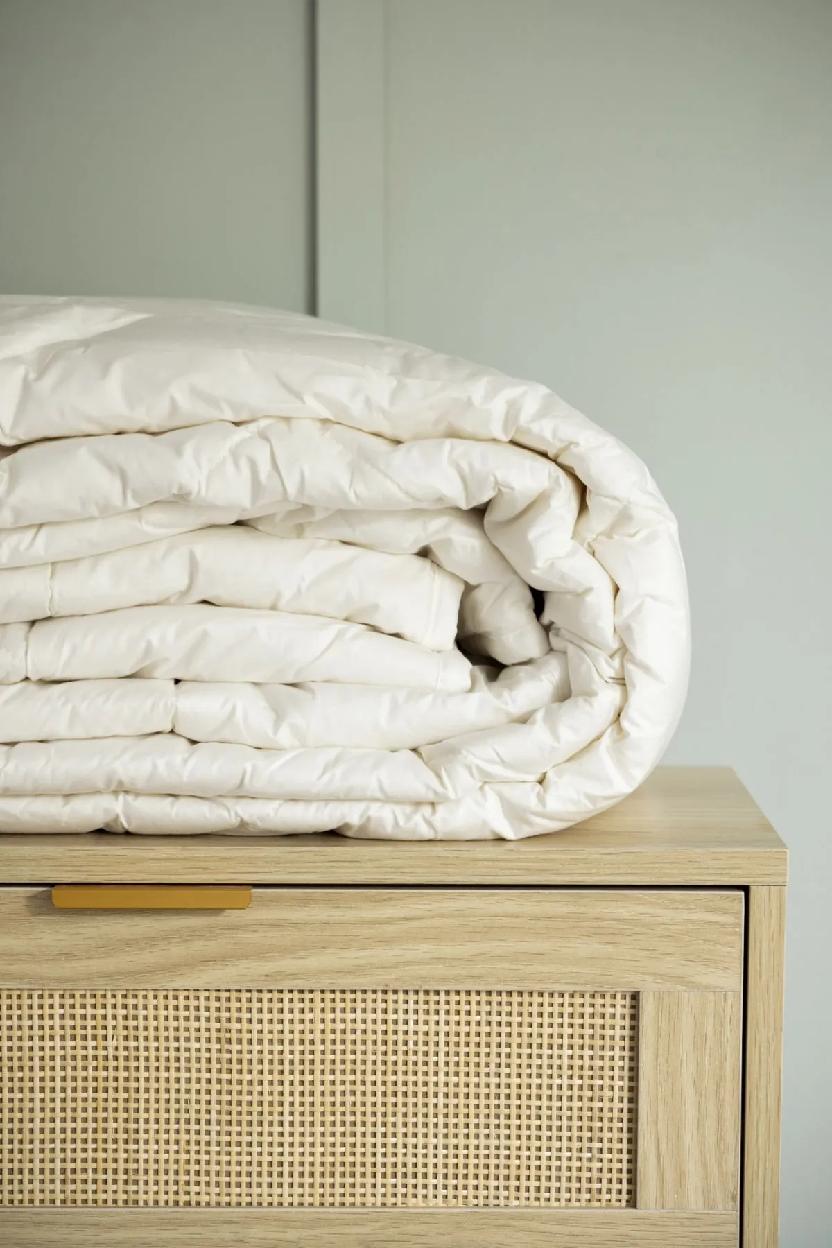 Soak&Sleep Summer Warmth New Zealand Wool Duvet in White 3