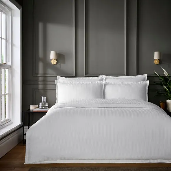 Hotel Cotton Stripe 400 Thread Count Duvet Cover & Pillowcase Set 1