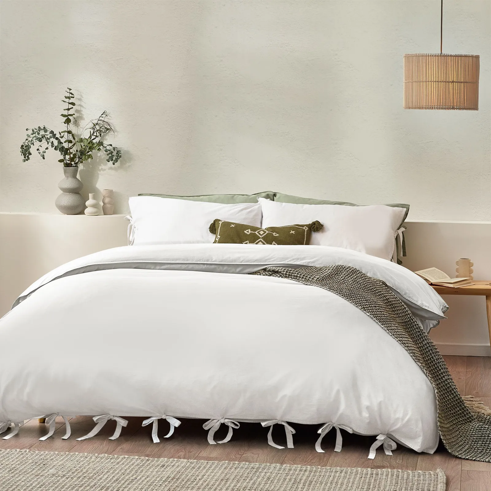 Yard Mallow Bow Tie 100% Cotton Duvet Cover Set in White