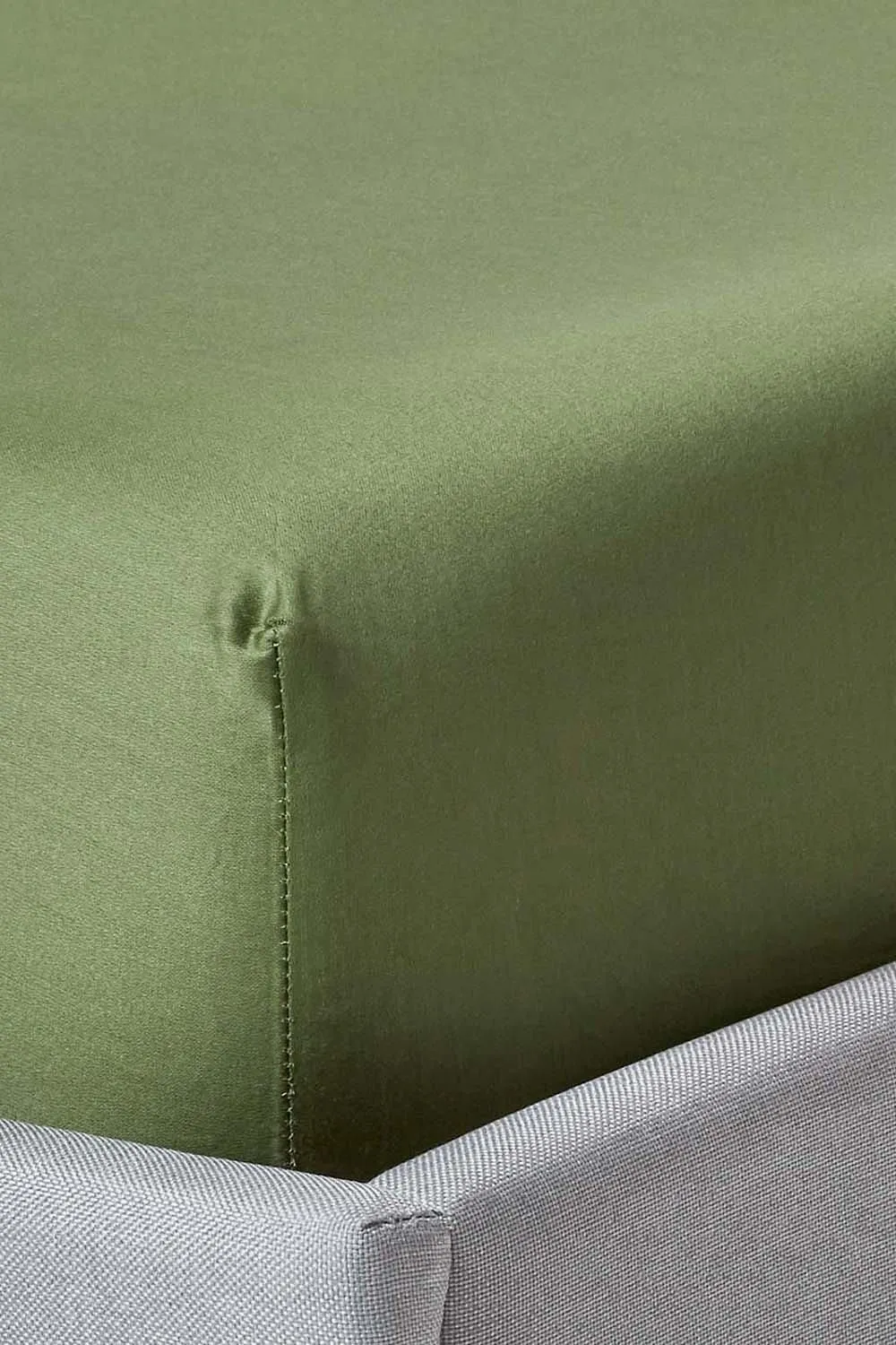 Homescapes Sateen Cotton Deep Fitted Sheet 18 inch 400 Thread Count in Green