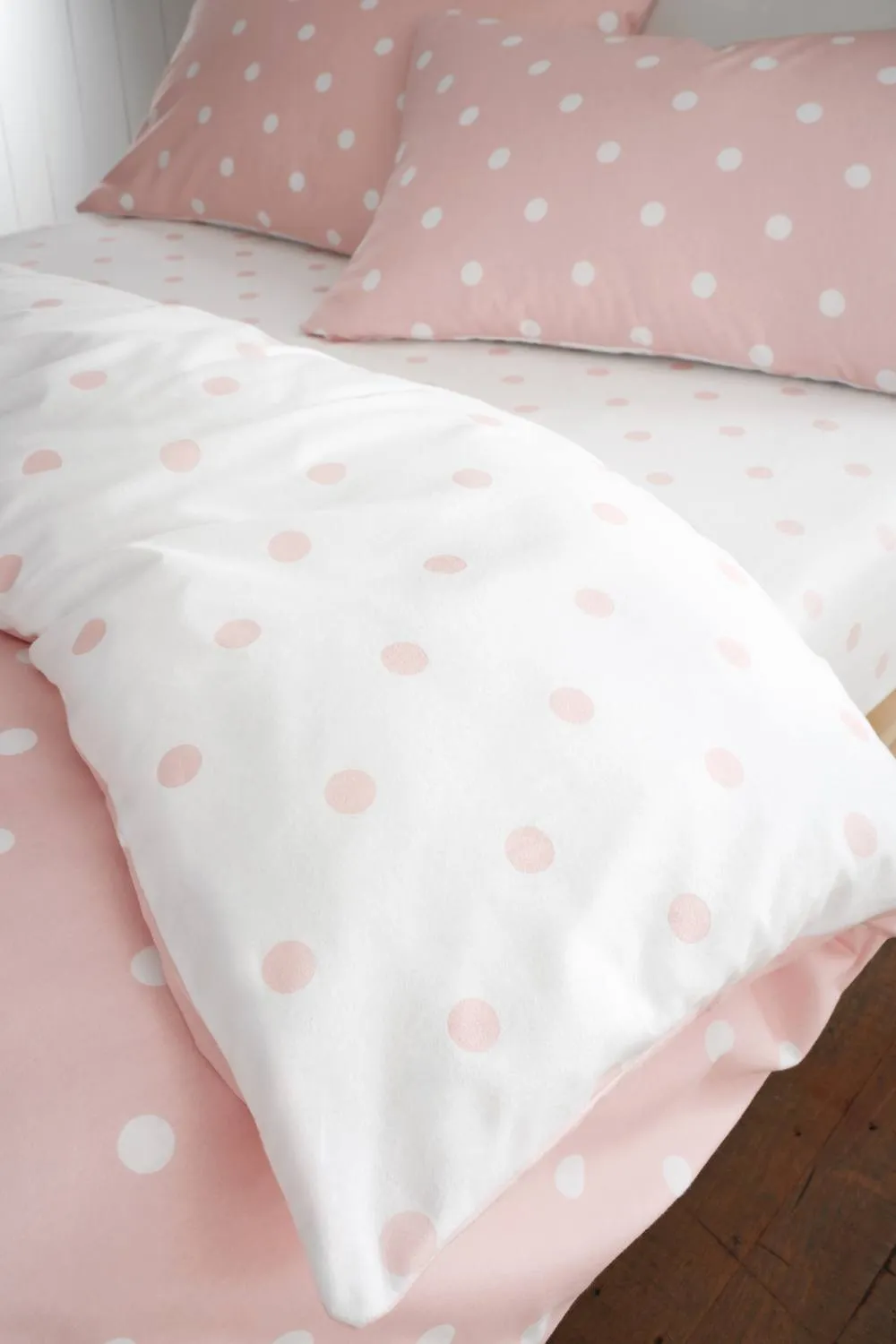 Catherine Lansfield Polka Dot 100% Brushed Cotton Fitted Sheet in Pink 2