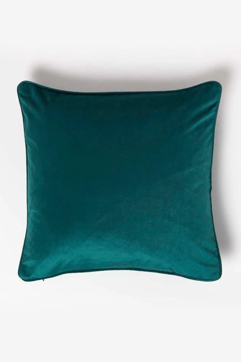 Homescapes Filled Velvet Cushion with Piped Edge 46 x 46 cm in Green 1