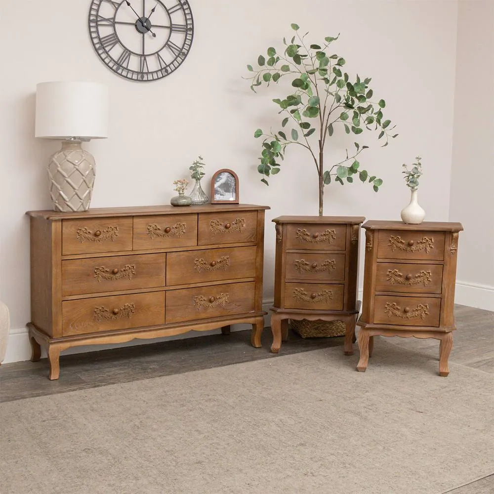 Melody Maison Chest of 7 Drawers & Pair of Bedside Tables - Pays Du Bois Range in Brown