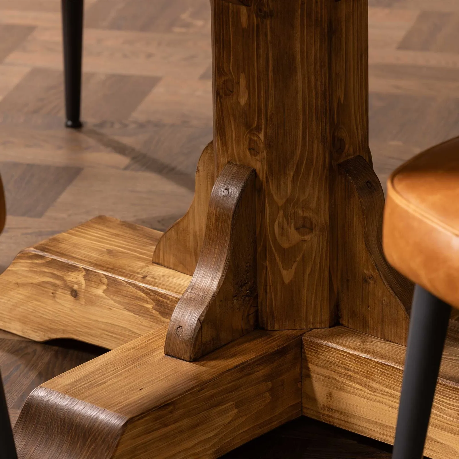 Covington Round Dining Table 140Cm, Round, Timber Wood | Barker & Stonehouse 6