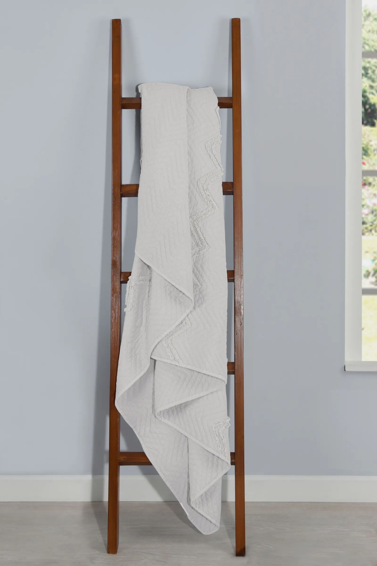 Smart Living Luxurious Zig-Zag Polyester Bedspread - Soft, Stylish, & Durable in Natural 1