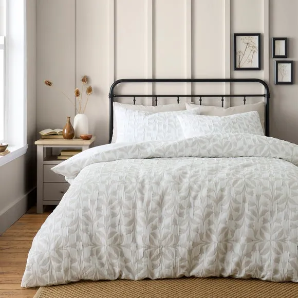 Elise Tulip Microfibre Duvet Cover & Pillowcase Set 1