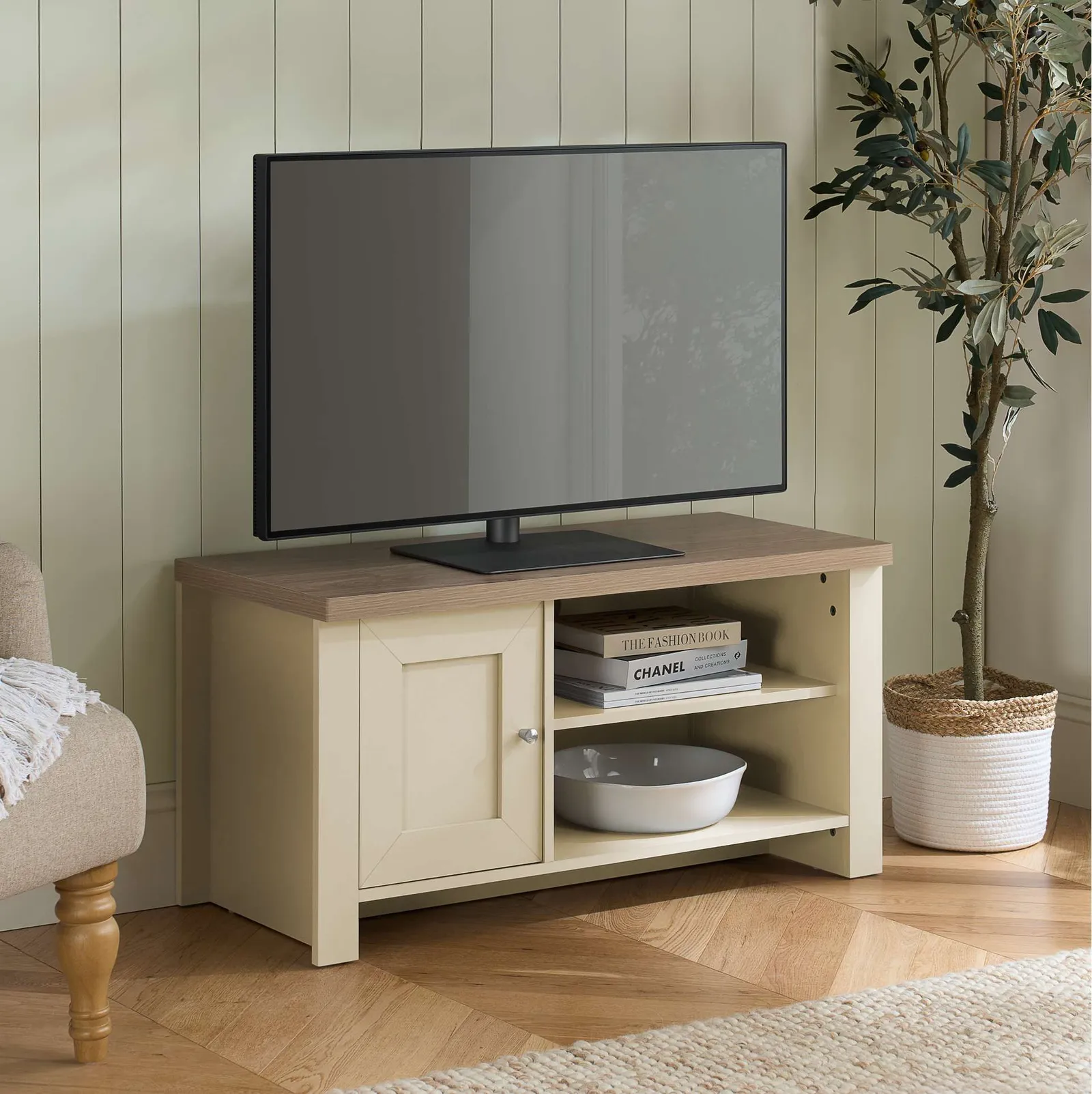 Birlea TV Unit Blue Oak Highgate Small Entertainment Navy Farmhouse Shabby Chic in Cream