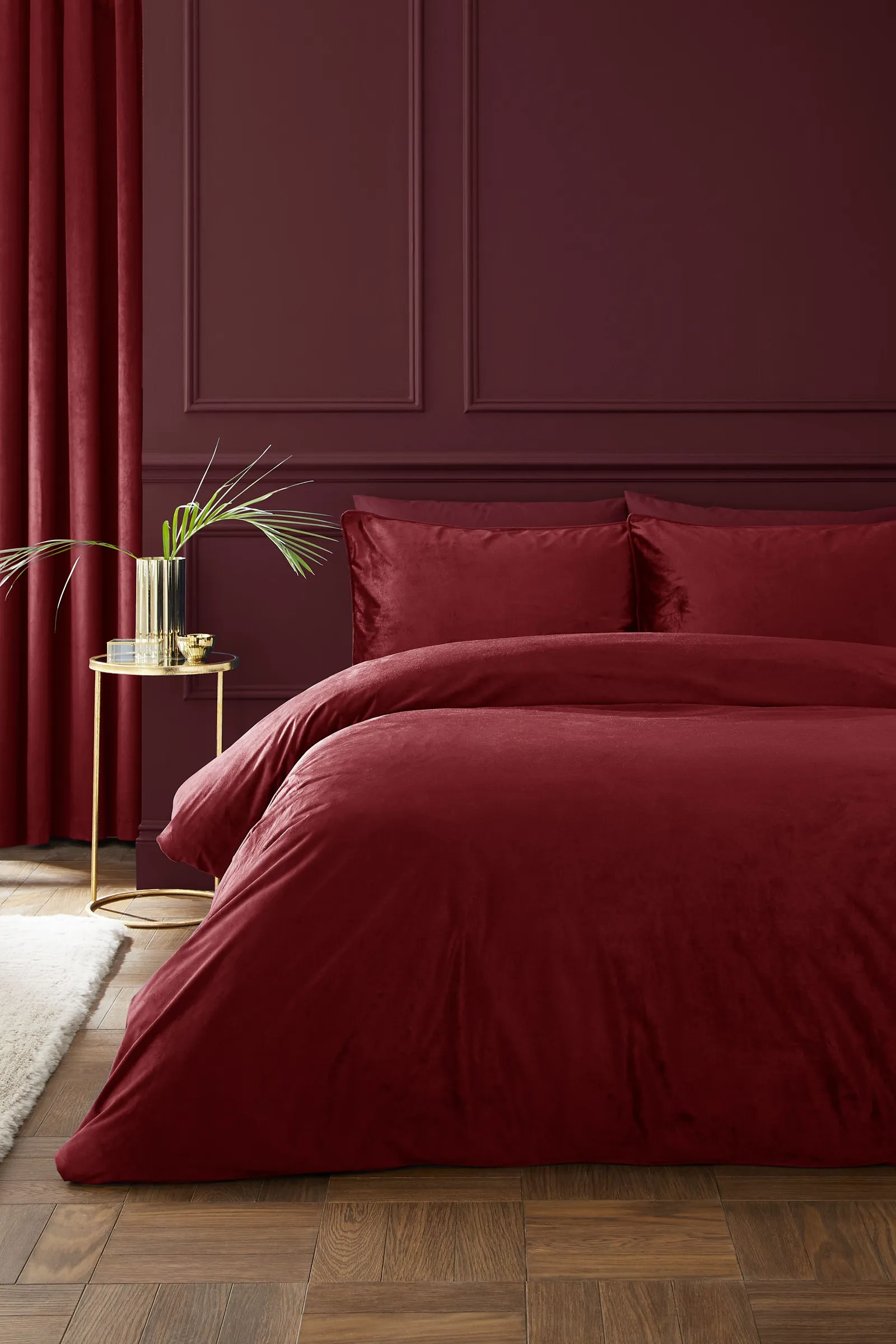 Catherine Lansfield 'Kingsley' Soft Matt Velvet Duvet Cover Set in Raspberry 1