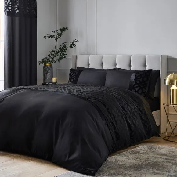 Catherine Lansfield Lattice Cut Velvet Duvet Cover and Pillowcase Set 1