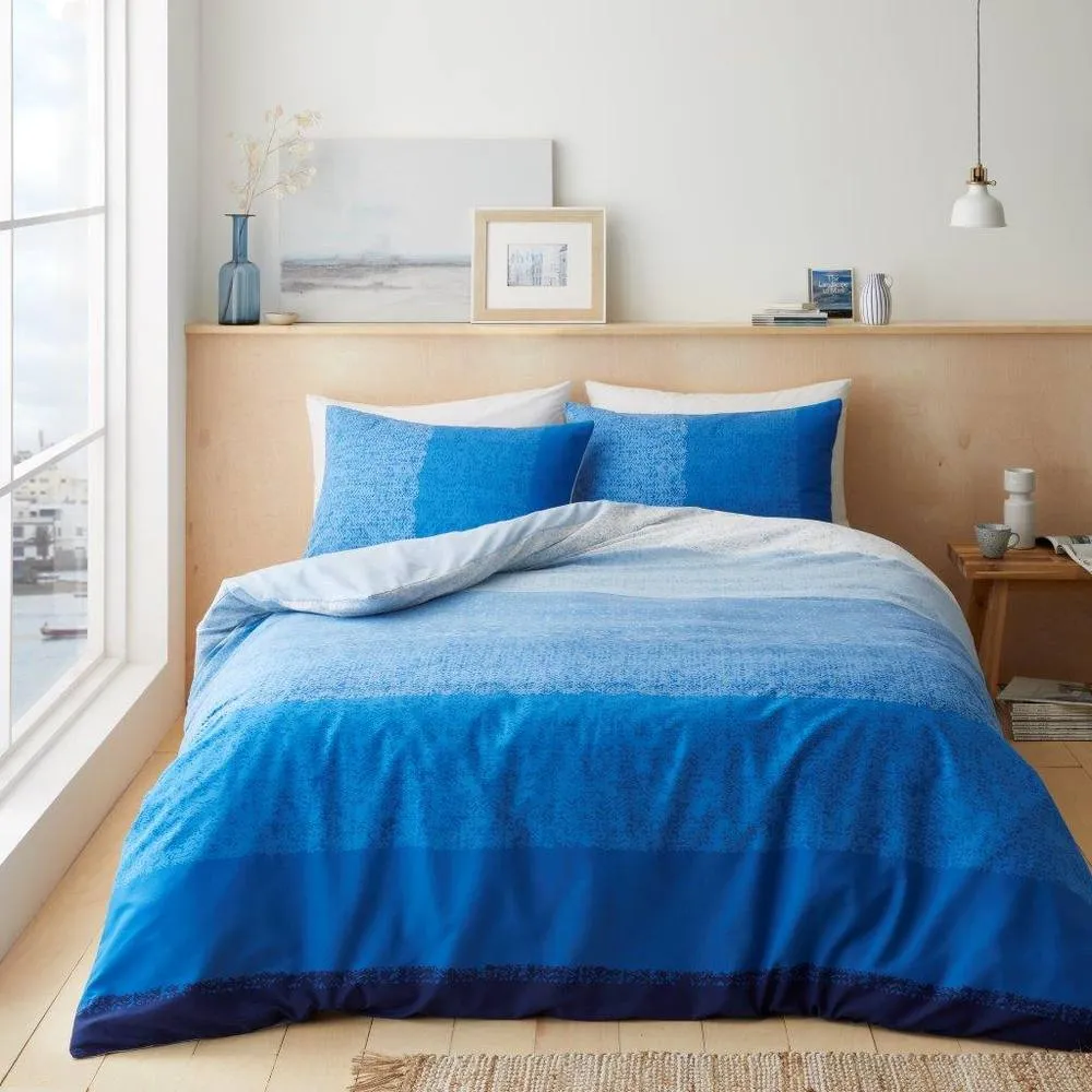 GAVENO CAVAILIA Kingsley Printed Duvet Cover in Navy