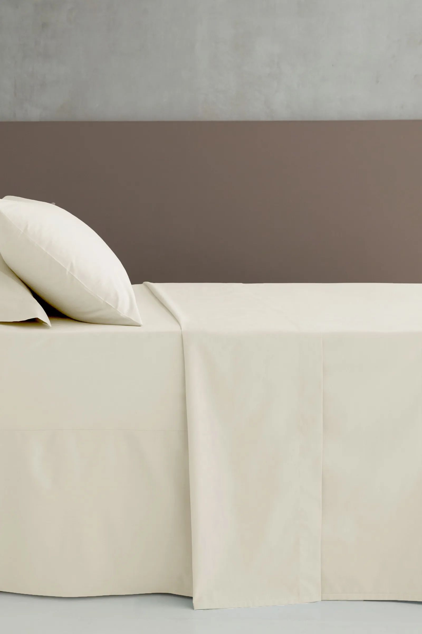Catherine Lansfield 'Easy Iron Percale' Flat Sheets in Cream 2