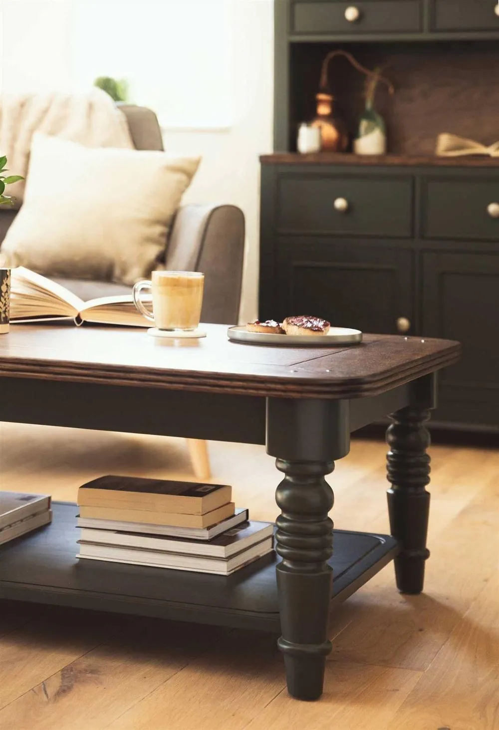 Statement Furniture Queensbury Coffee Table with Oak Top in Bottle Green 4