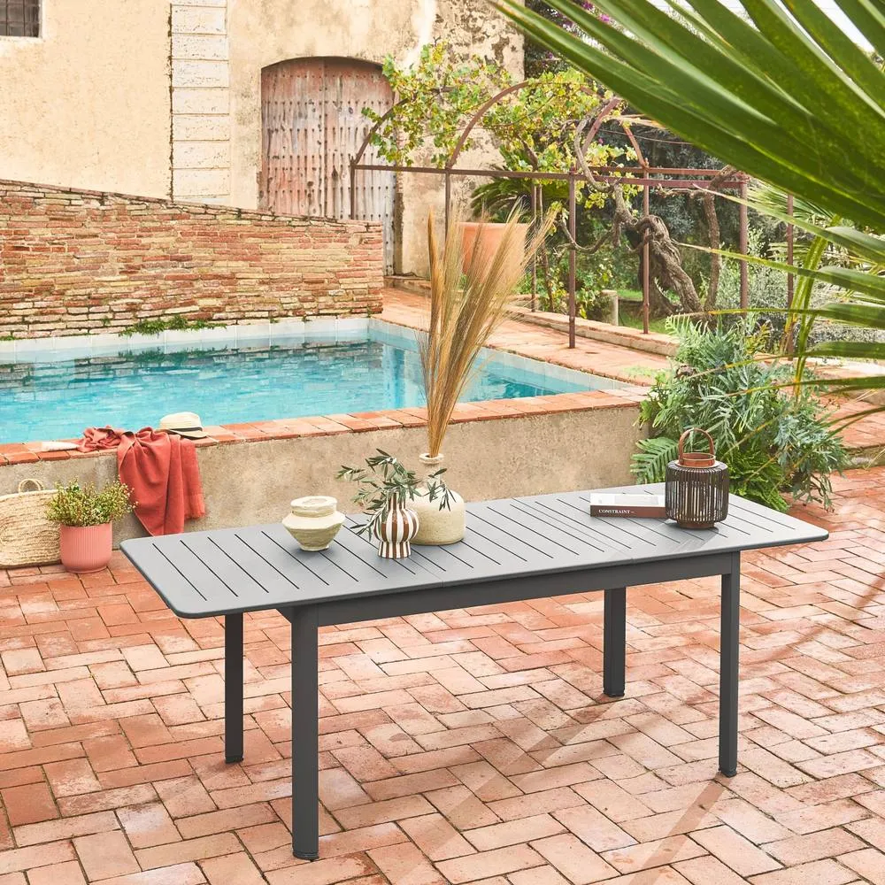 sweeek 6-seater extendable aluminium garden table in Dark Grey