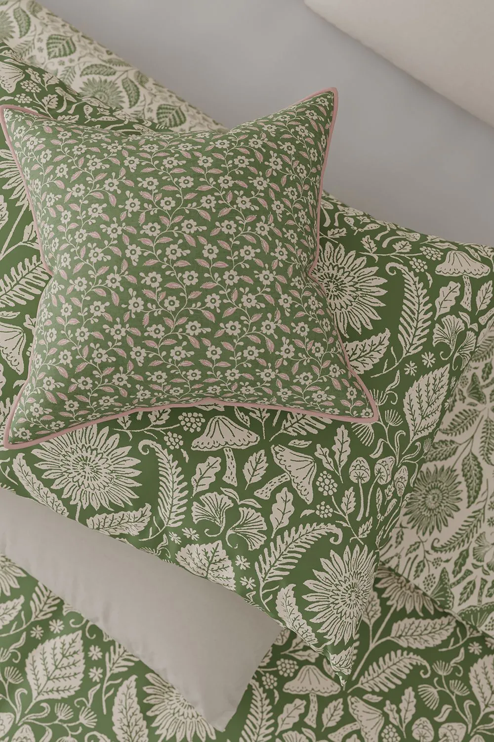 Helena Springfield 'Sunflowers' Cotton Duvet Cover Set in Green 4