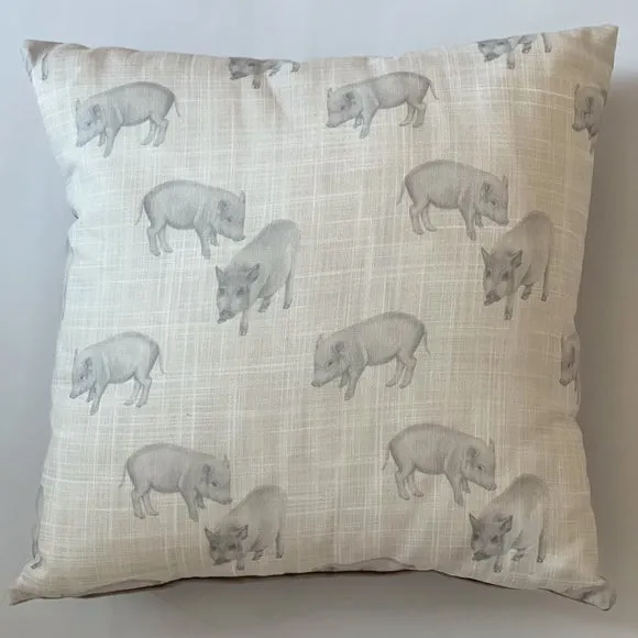 Daro Pigs Farm Square Cushion 2