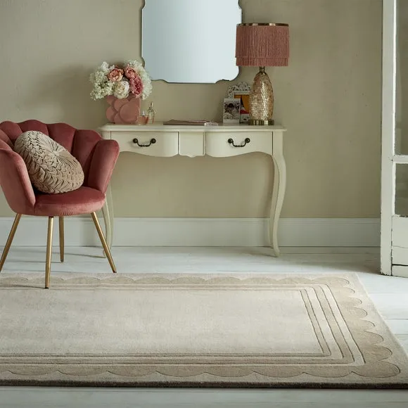 Lois Scallop Border Wool Rug 1