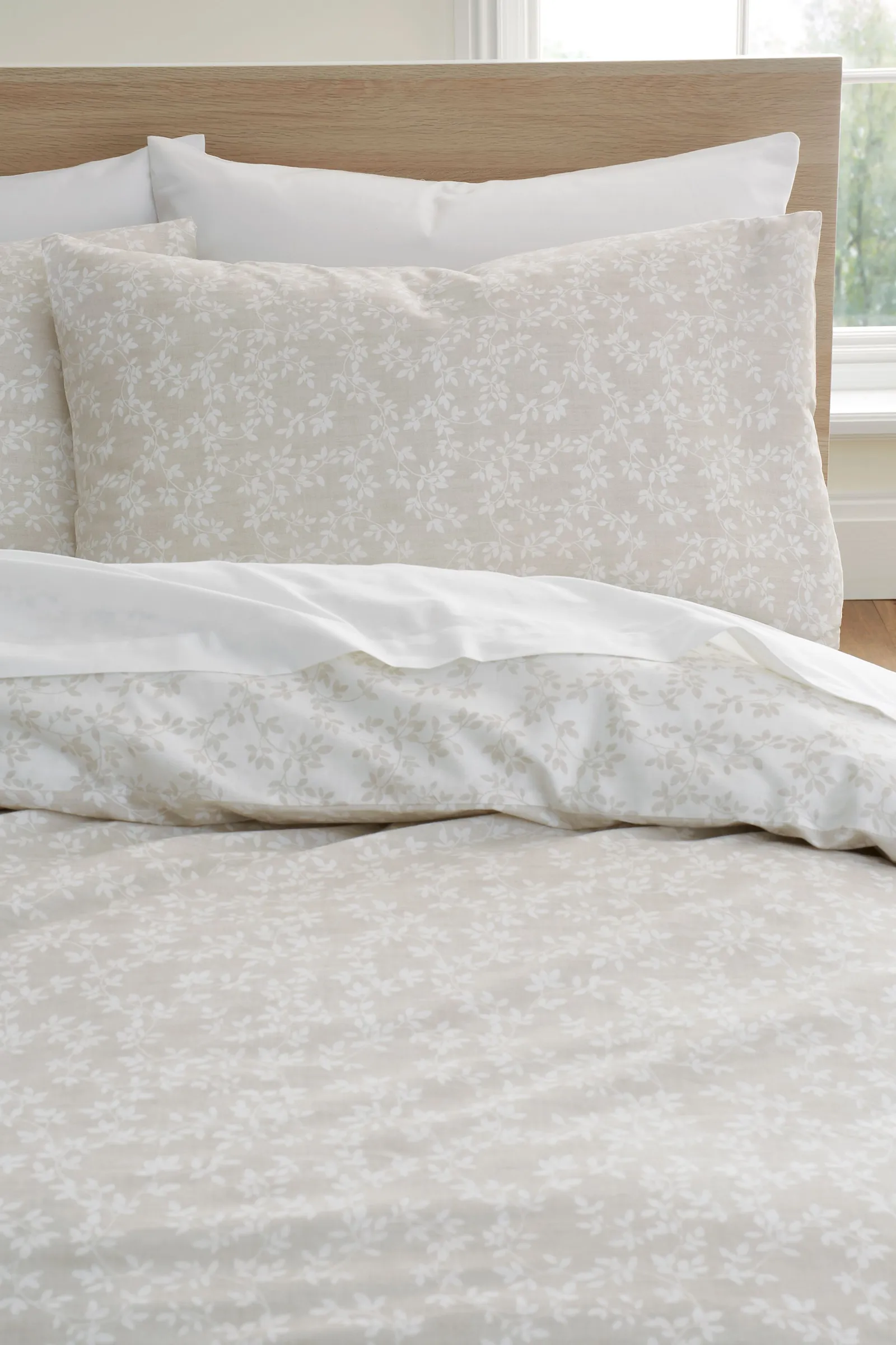 Bianca 'Shadow Leaves' 200TC Cotton Duvet Cover Set in Natural 3