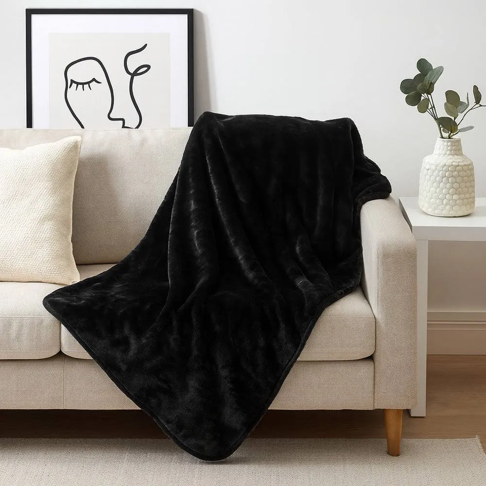 Voltico Faux Mink Throw - Black, 150 × 200 cm in Black
