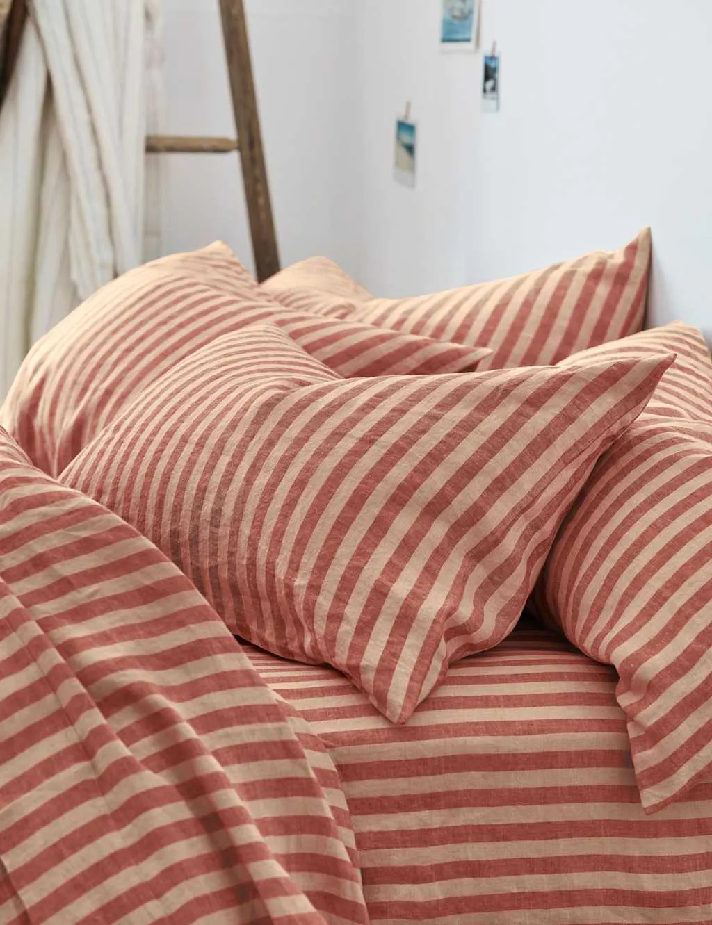 Piglet In Bed 2 Pack Linen Rich Pembroke Pillowcases Red Mix