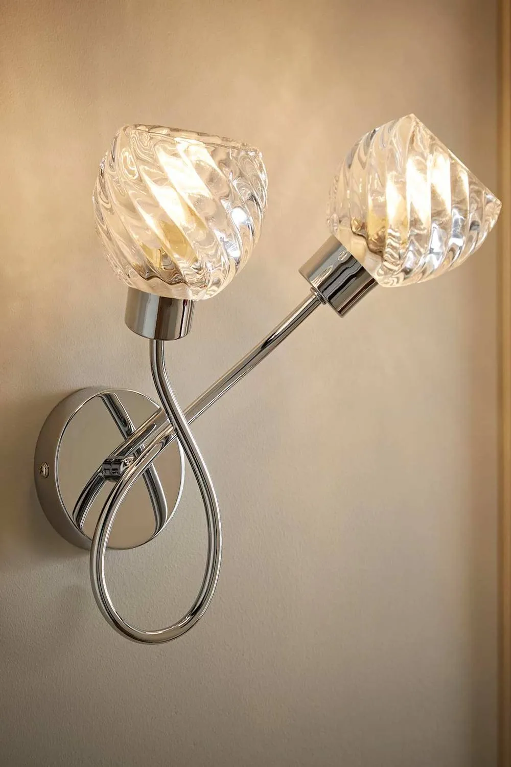 ValueLights Reyka Chrome 2 Way Swirl Glass Wall Light in Metallic Silver