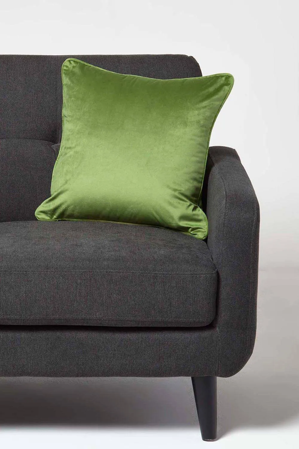 Homescapes Filled Velvet Cushion with Piped Edge 46 x 46 cm in Olive 2