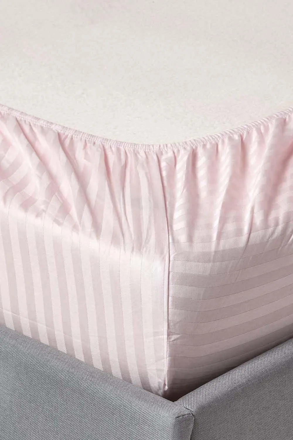 Homescapes Egyptian Cotton Satin Stripe Fitted Sheet 12 inch 330 Thread Count in Dusty Pink 2
