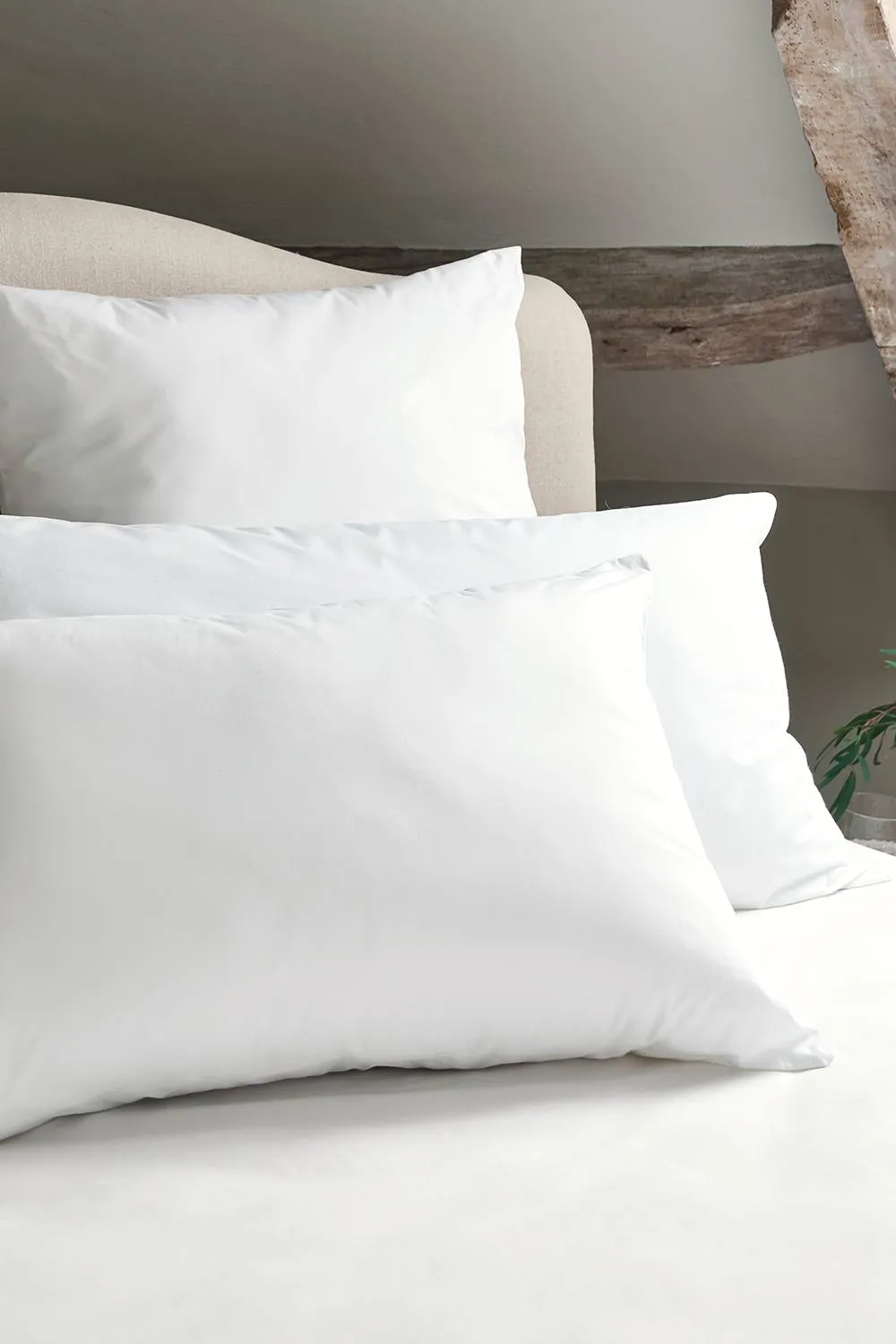 CHRISTY X Suspension King Pillow Medum Firm in White 2