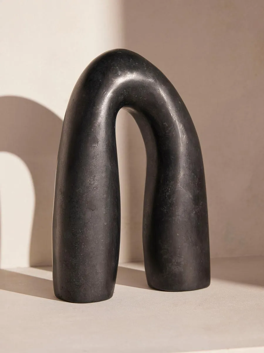 Anderson Marble Décor Arch, Black