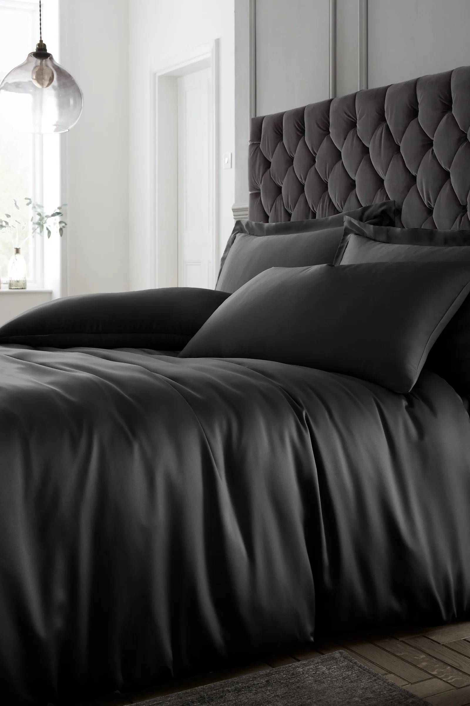 Catherine Lansfield Silky Soft Satin Duvet Set in Black