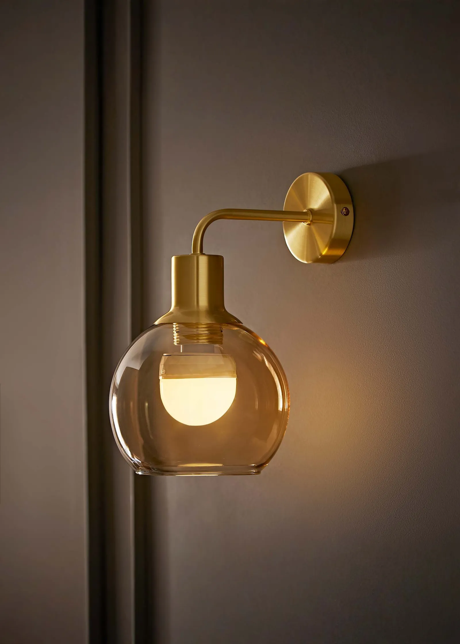 ValueLights Bellamy Globe Glass Shade Rechargeable Wall Light in Gold