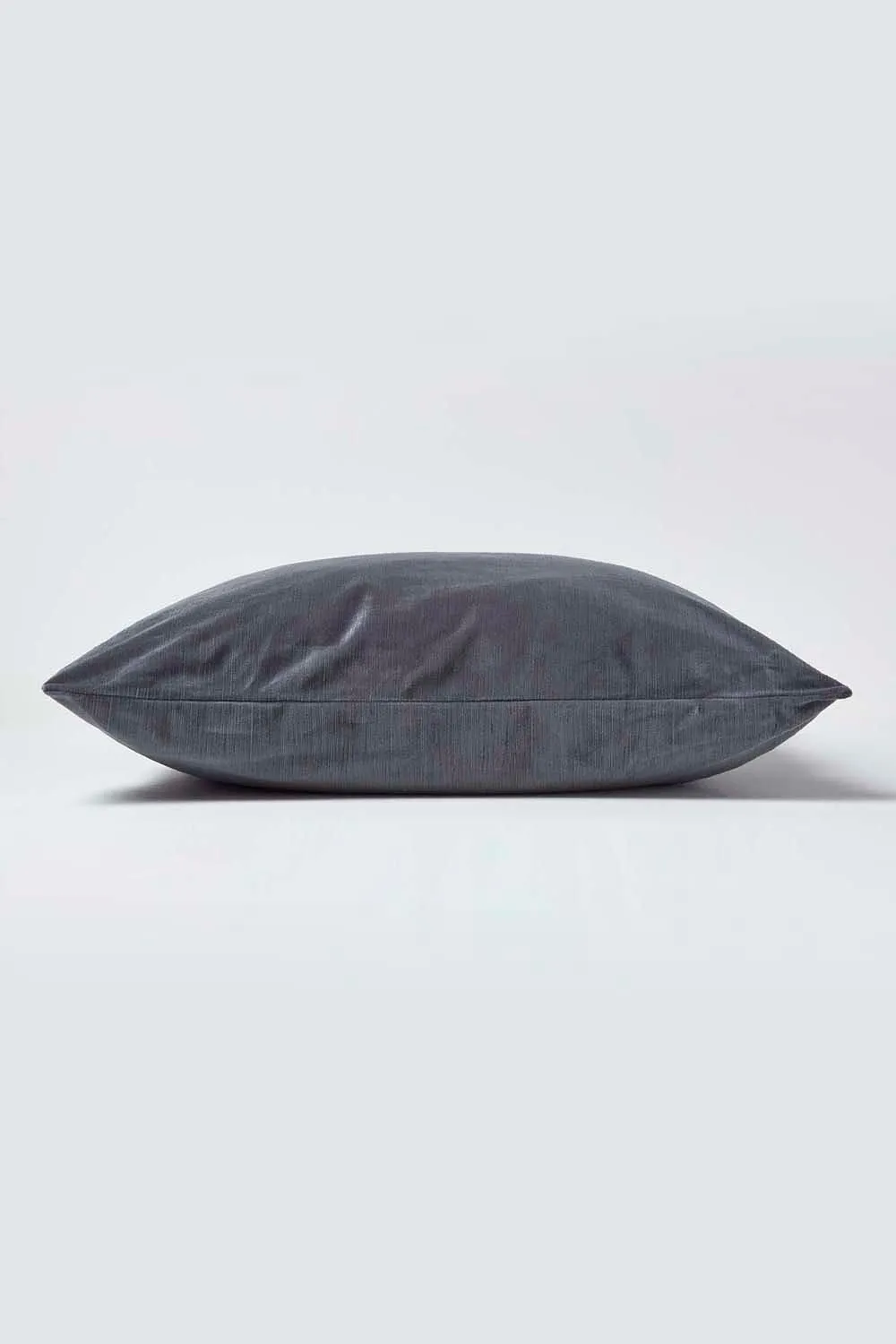 Homescapes Luxury Velvet Cushion Cover in Grey 3