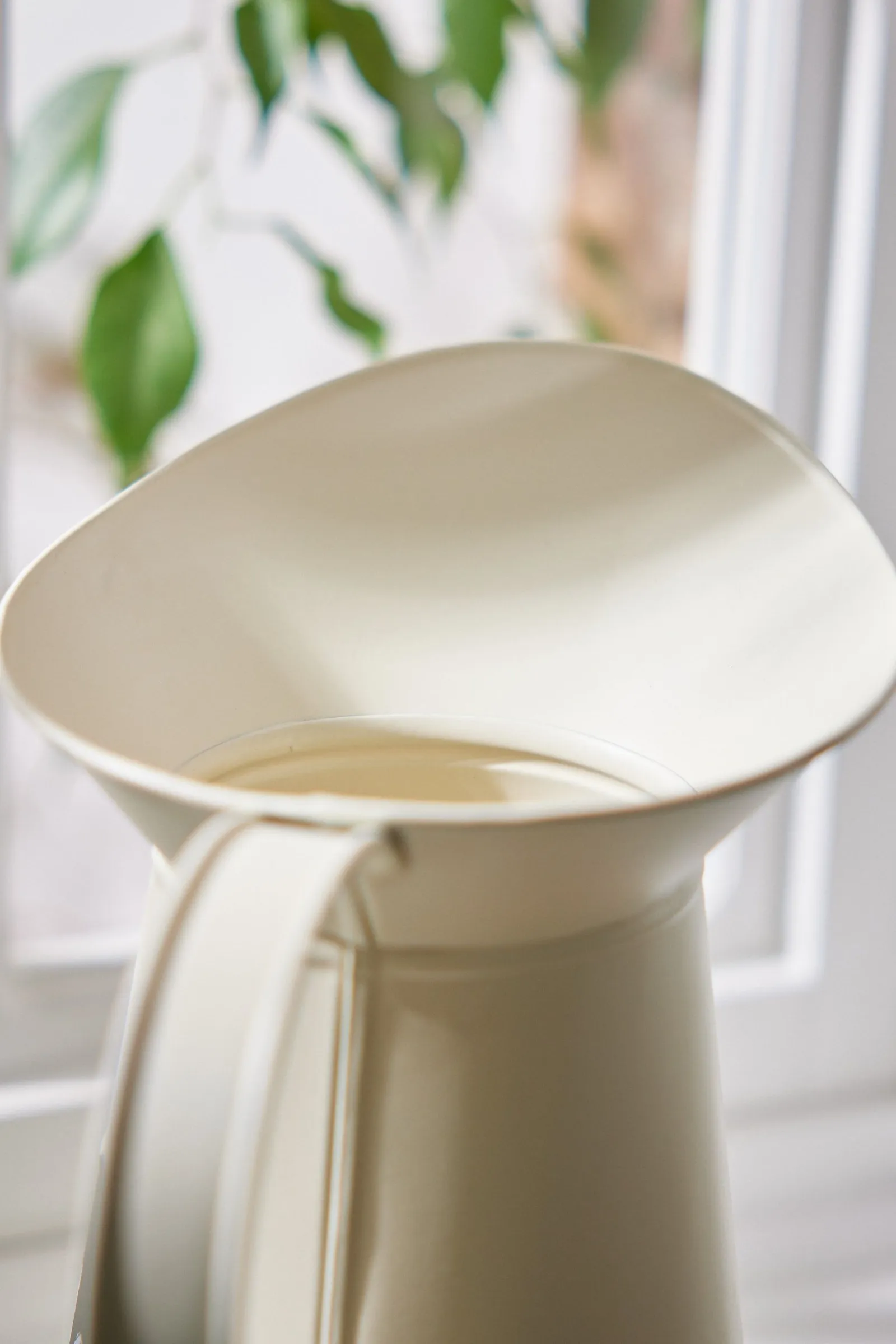 Dibor Luxury Extra Large Vintage Cream Heart Jug Flower Vase in White 5