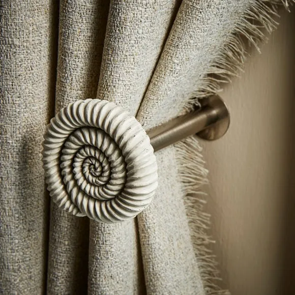 Ammonite Curtain Dresser 2