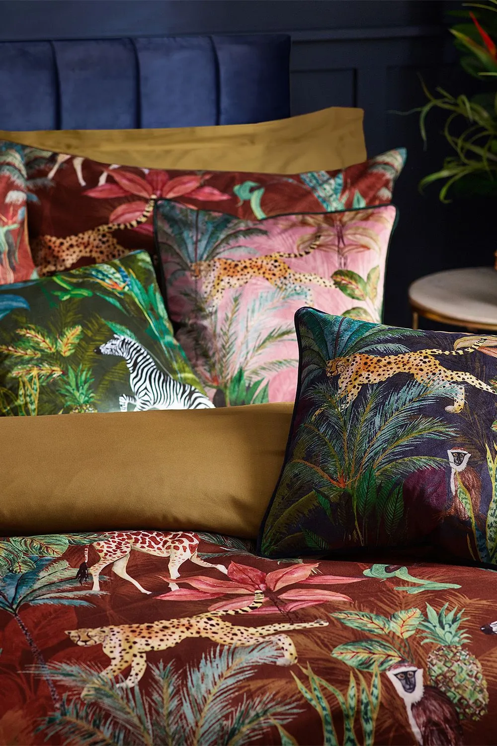 Wylder Aranya Exotic Animal Velvet Duvet Cover Set in Orange 5