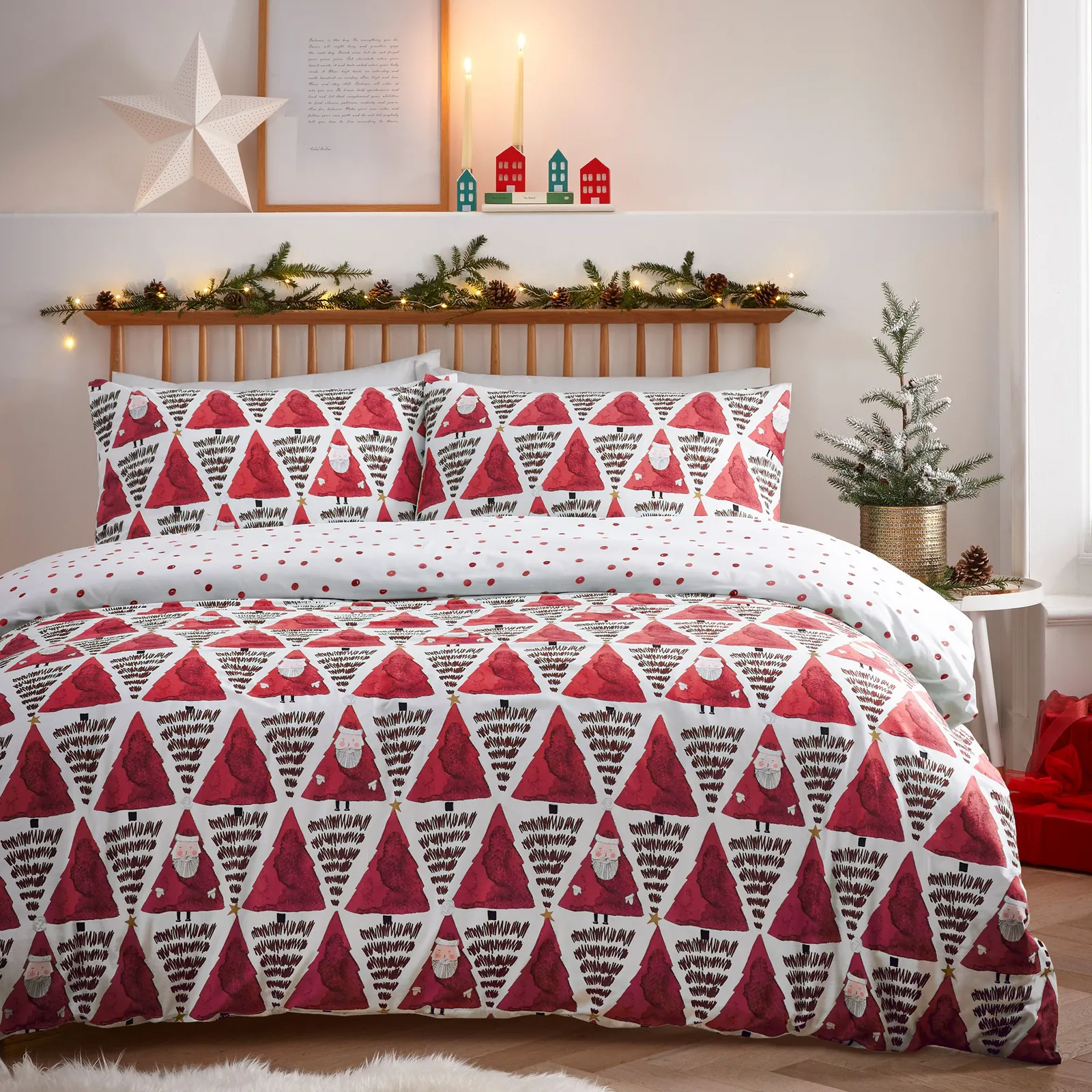 Furn Hide & Seek Santa Christmas Reversible Duvet Cover Set in Red