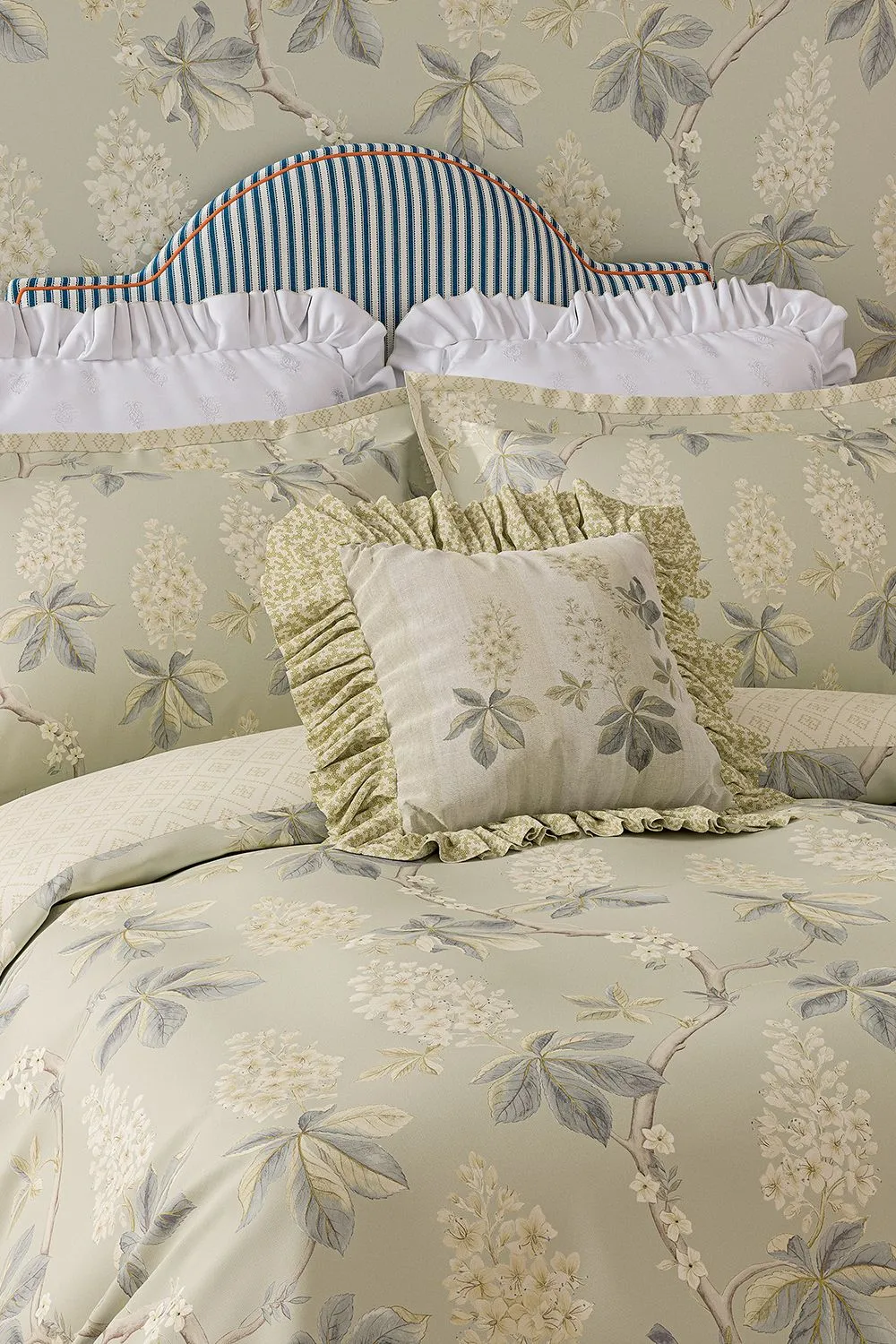 Sanderson 'Chestnut Tree' Cotton Duvet Cover Set in Grey 2
