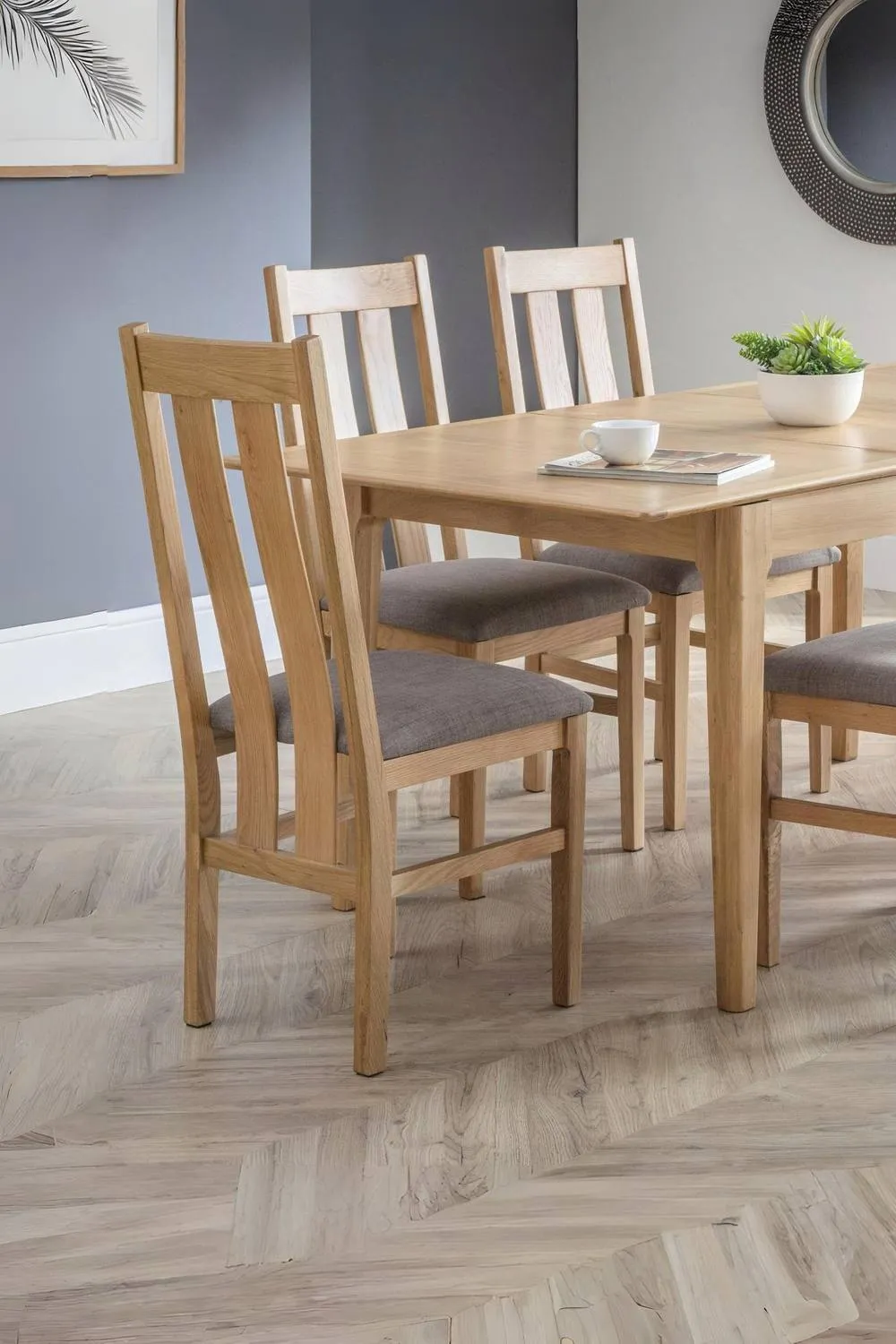 Julian Bowen Cotswold Dining Chair (Set of 2) in Light Oak