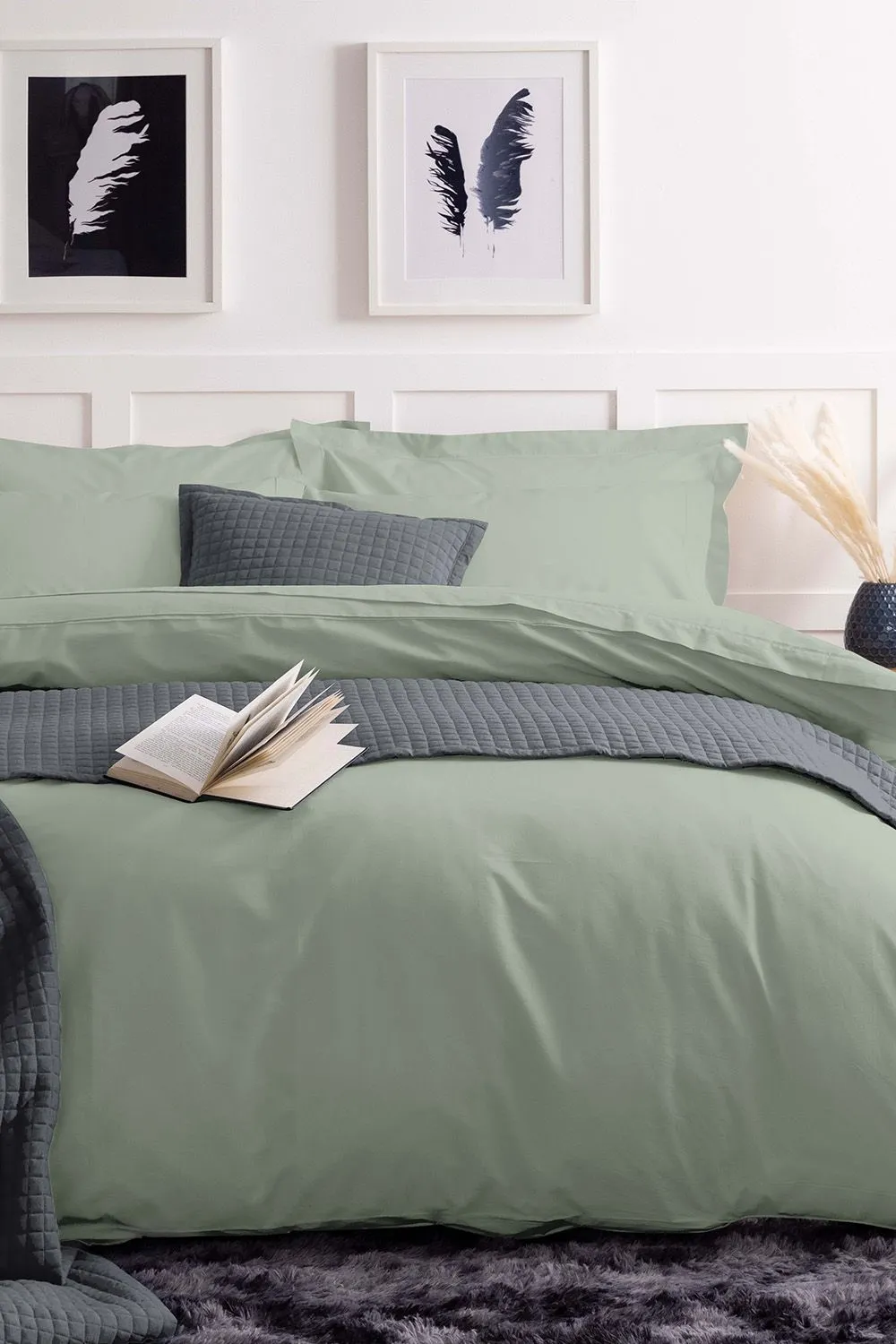 Belledorm Easy Care 200 Thread Count Cotton Polyester Percale Duvet Cover in Pale Green 1