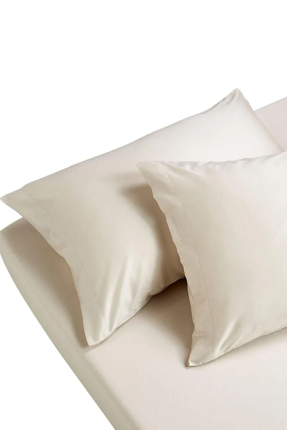 CHRISTY 400TC Luxury Cotton Sateen Plain Dye Bedding Fitted Sheets in Cream 3