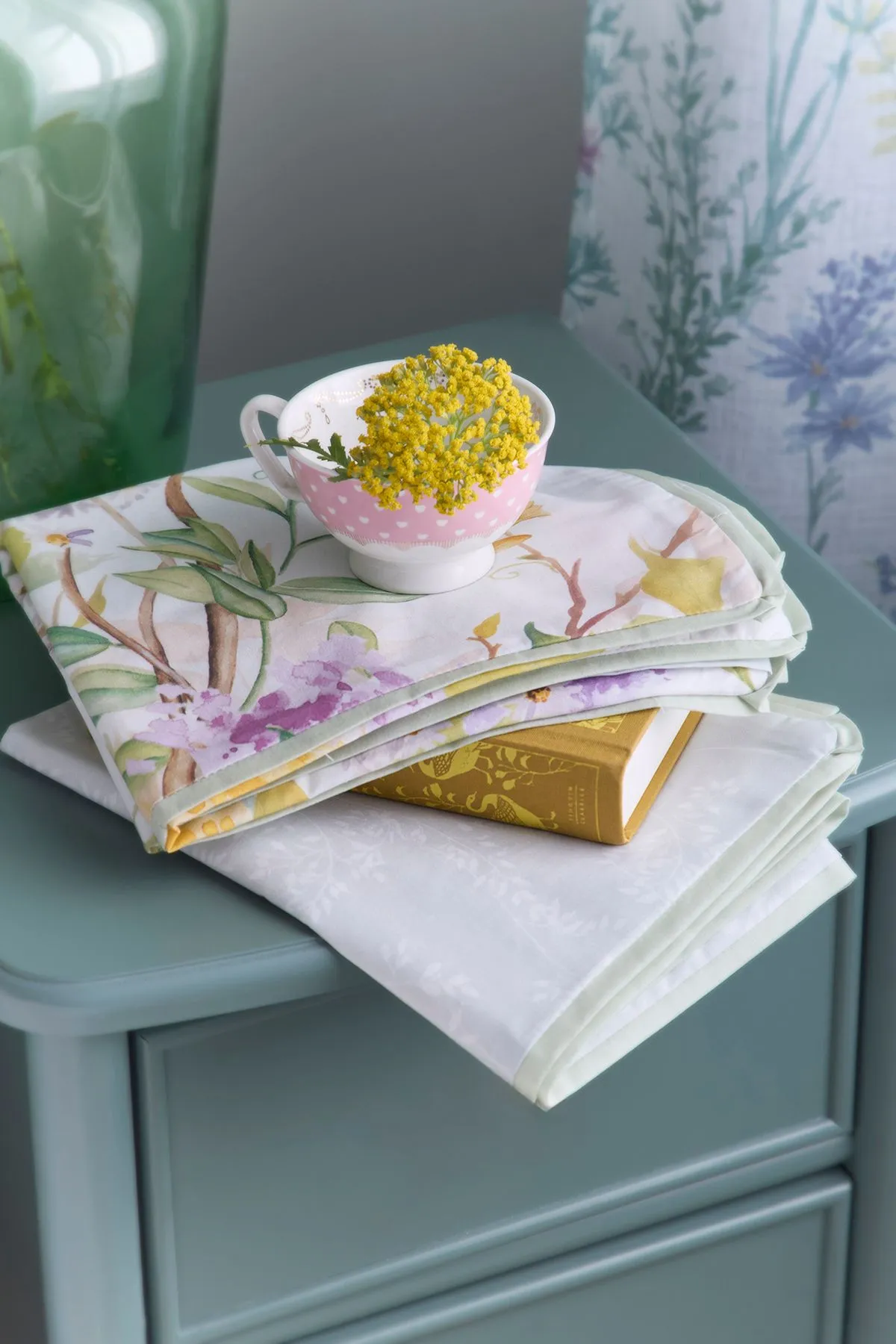 Appletree 'Arianna' 100% Cotton Country Garden Print Duvet Cover Set in Natural 4