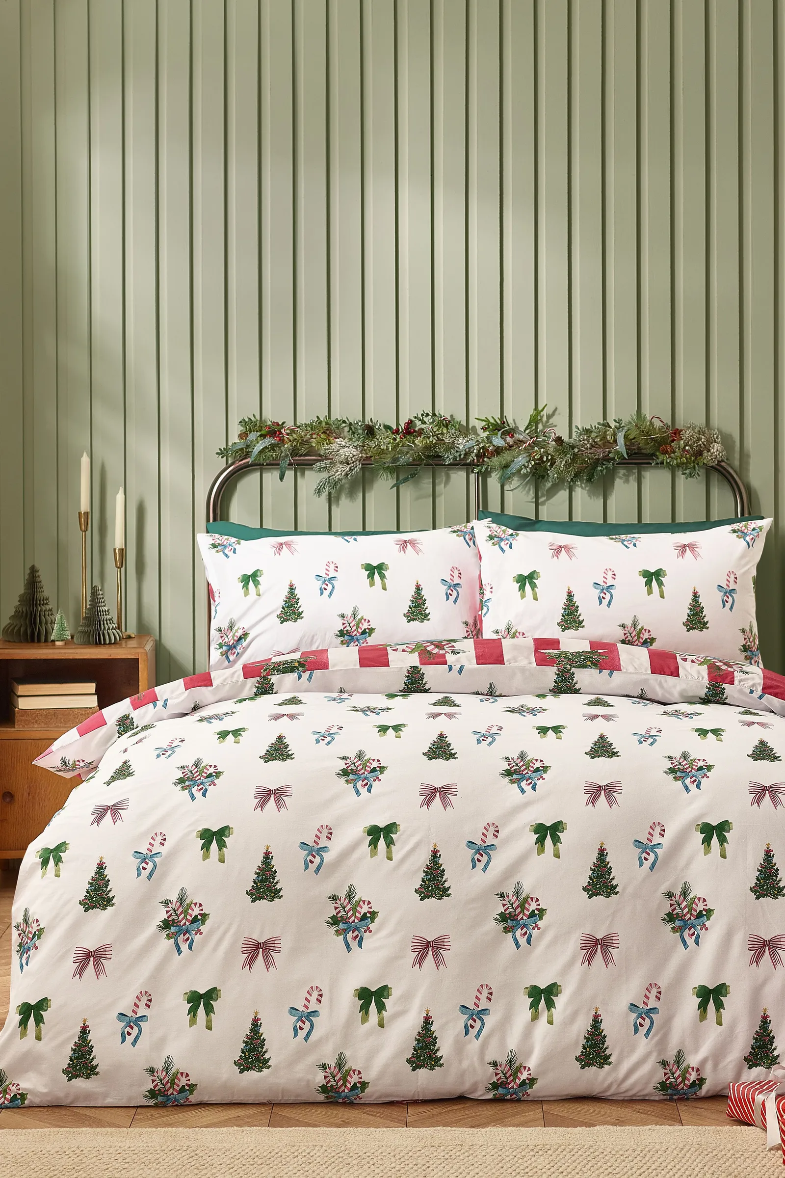 Catherine Lansfield 'Christmas Stripe' Reversible Duvet Cover Set in Red 2