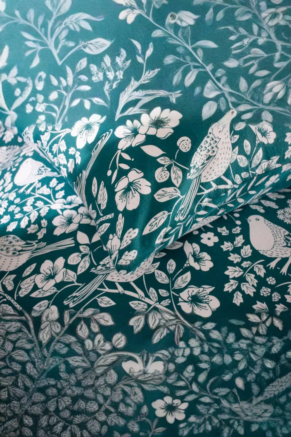 The Lyndon Company Woodland Bird 100% Cotton Duvet Set in Printed Design in Green 4