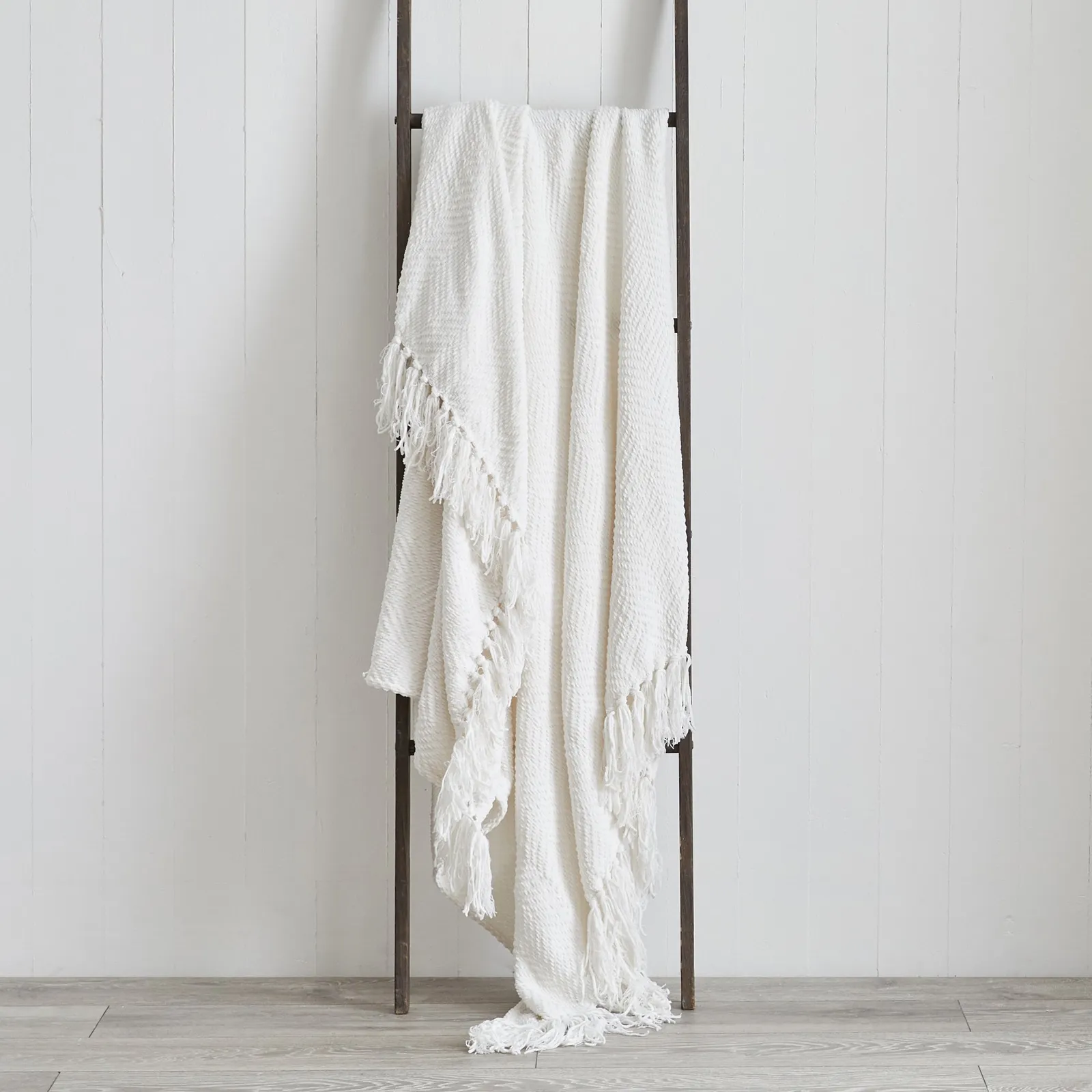 Carlisle Chevron 130cm x 180cm Throw Cream