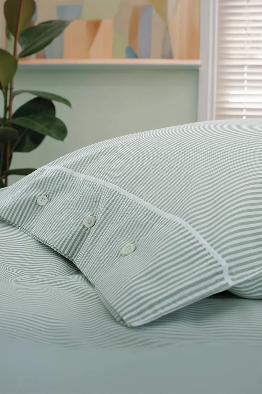 The Lyndon Company Southport Green 100% Cotton Cuffed Finish Duvet Cover Set 3