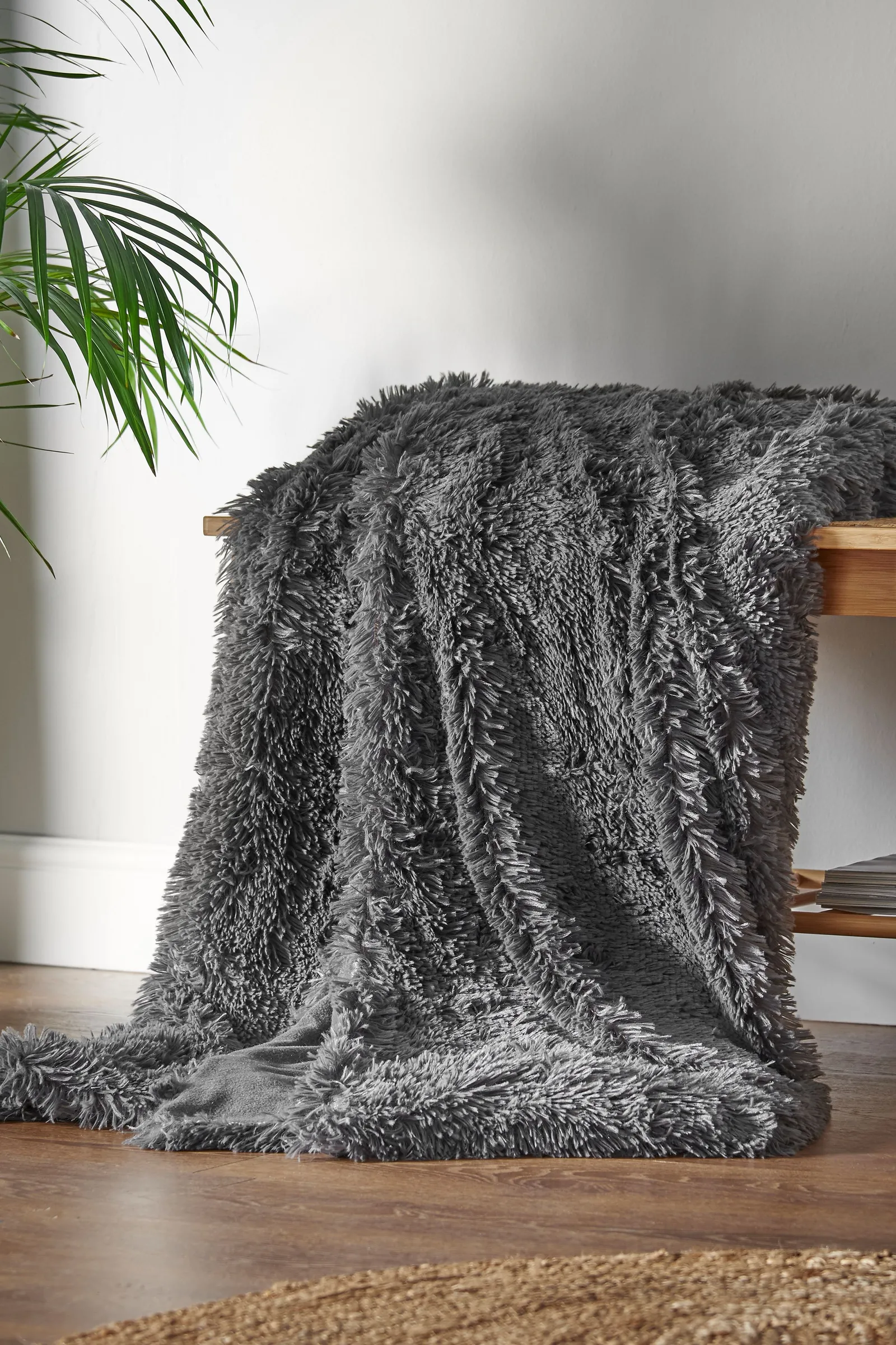 Catherine Lansfield 'Cuddly' Blanket Throw in Charcoal