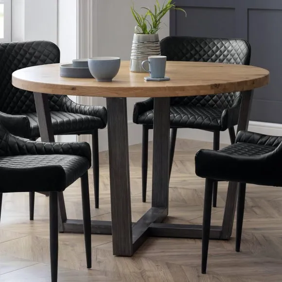 Brooklyn 4 Seater Round Dining Table, Oak